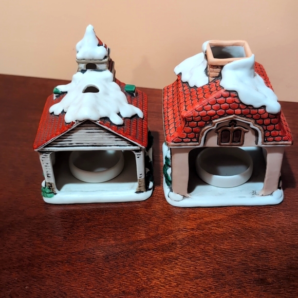 Set of two vintage Lefton Colonial Village Christmas Church and House - Picture 3 of 5